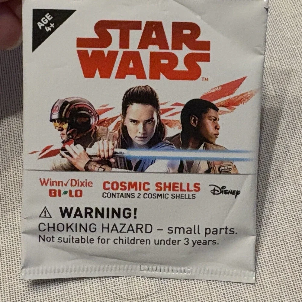 Star Wars Last Jedi Cosmic Shells 18 New‎ Sealed Packets Plus 3 Discs Disney